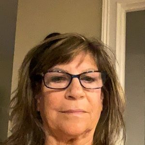 Meet your Posher, Lorrie